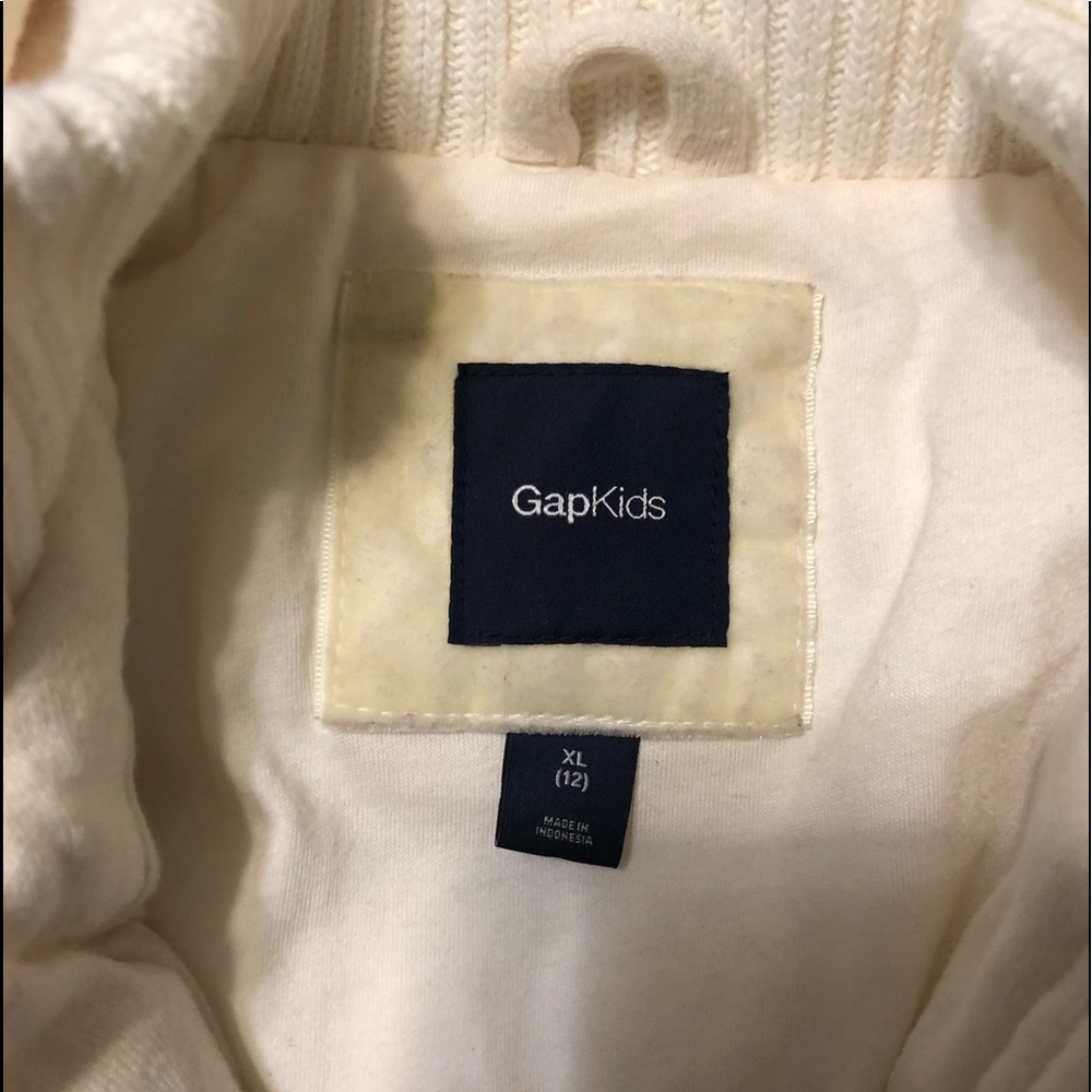 White puffer jacket - Picture 2 of 3